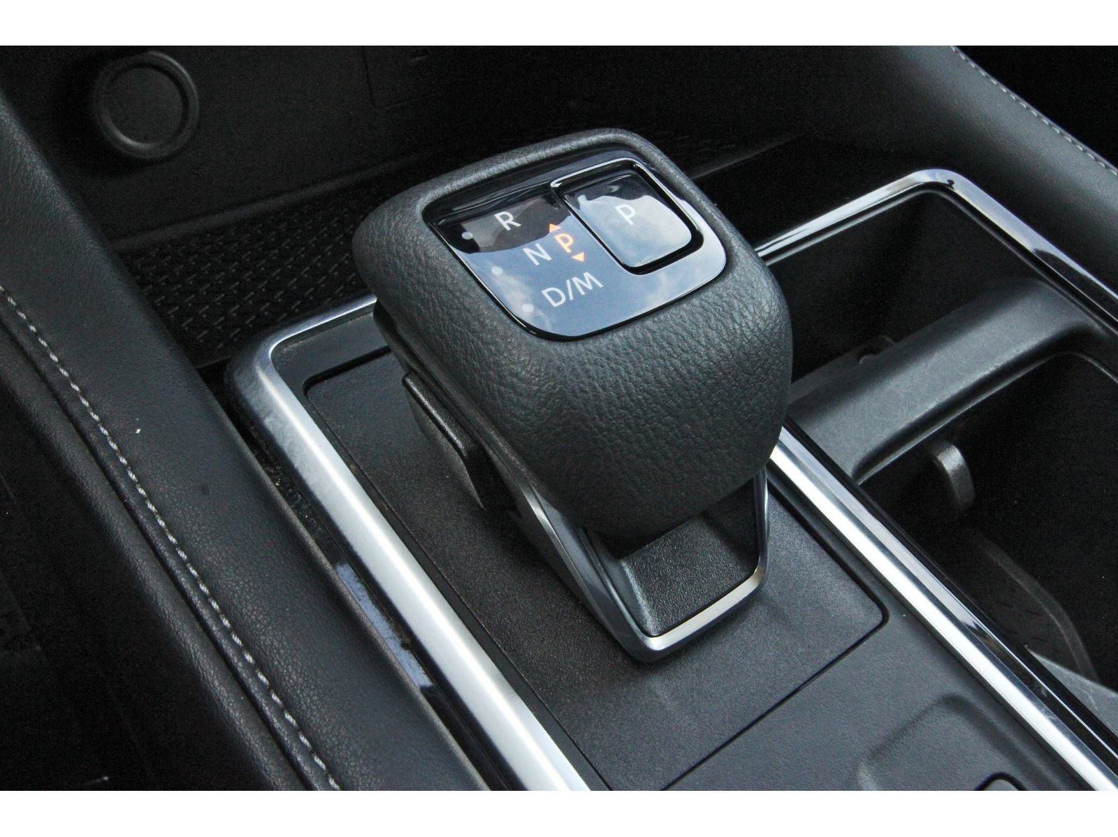 Used 2024 Nissan Pathfinder SV FWD image 27