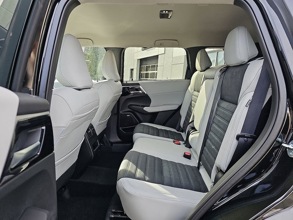 New 2026 Mitsubishi Outlander SE AWD/4WD image 6