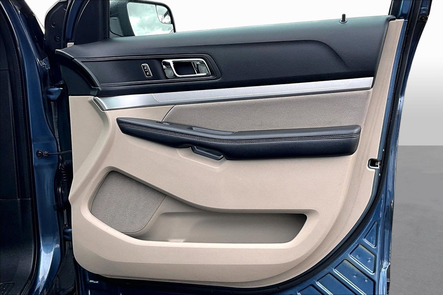 Used 2018 Ford Explorer FWD image 17