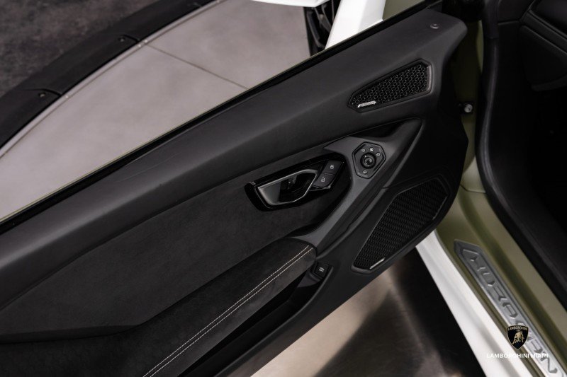 Used 2017 Lamborghini Huracan LP 610-4 Avio image 26