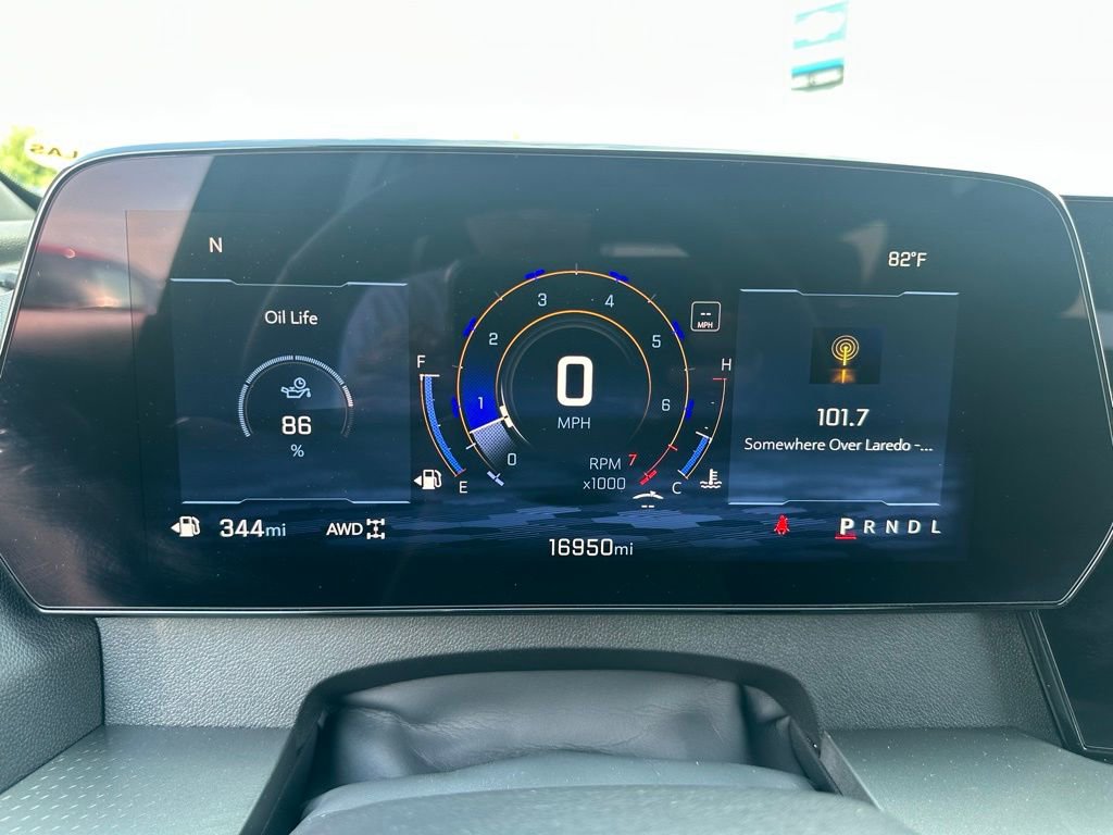 Used 2025 Chevrolet Traverse LT w/ Midnight/Sport Edition image 31