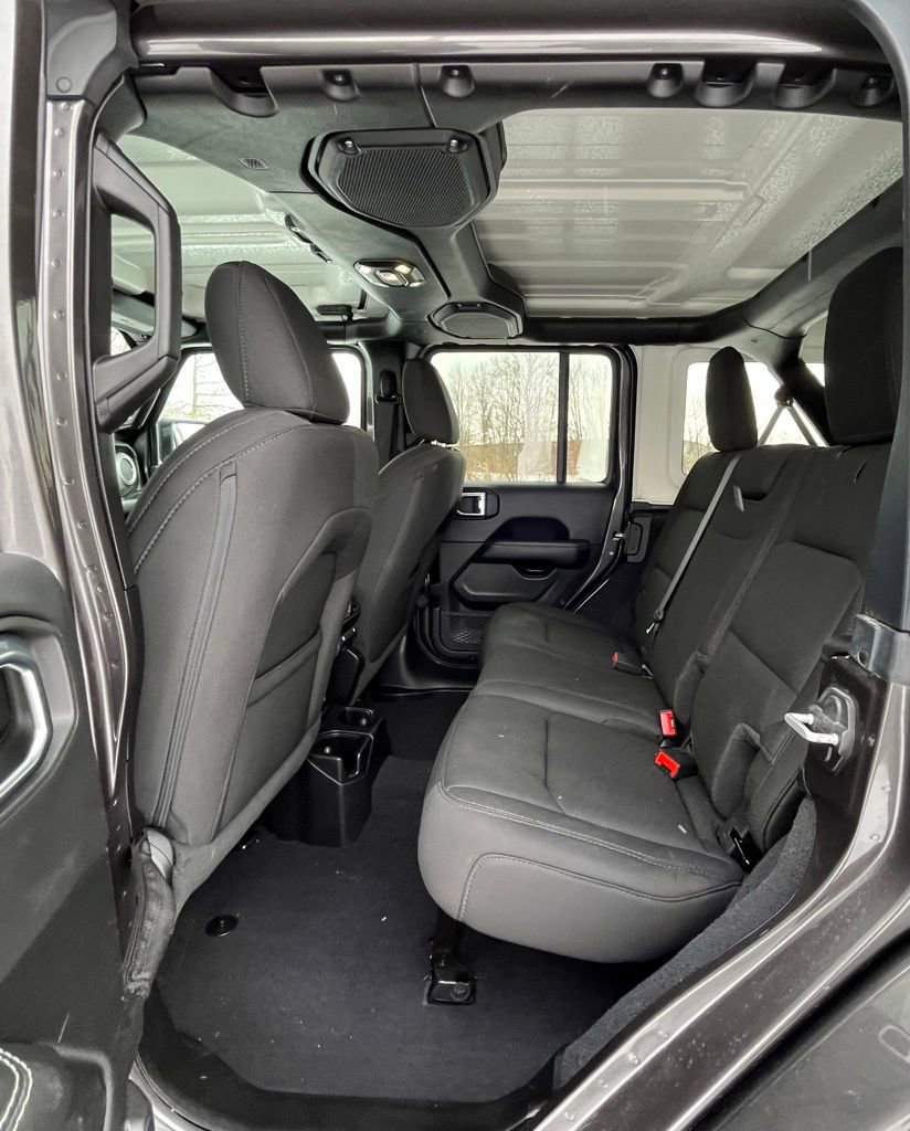 Used 2021 Jeep Wrangler Unlimited Sahara w/ Cold Weather Group image 17