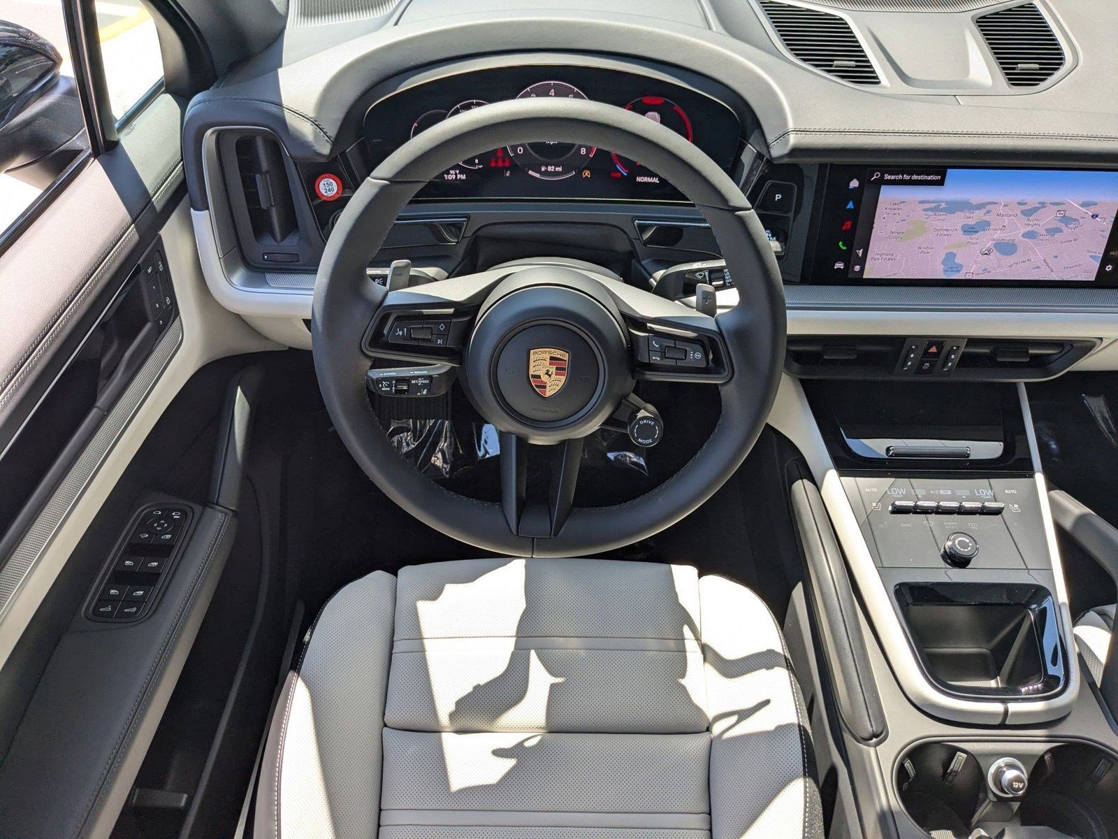 Certified 2025 Porsche Cayenne image 16