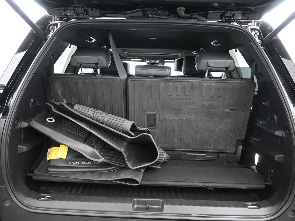 Certified 2023 Toyota Sequoia Platinum image 23
