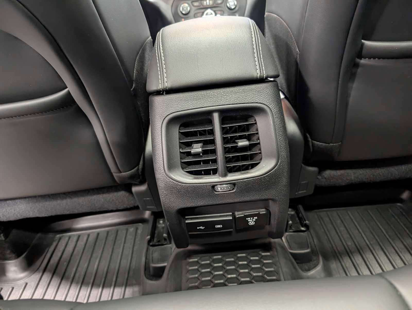 Used 2020 Jeep Cherokee Limited image 22