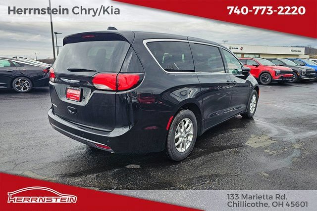 New 2026 Chrysler Voyager LX FWD image 30