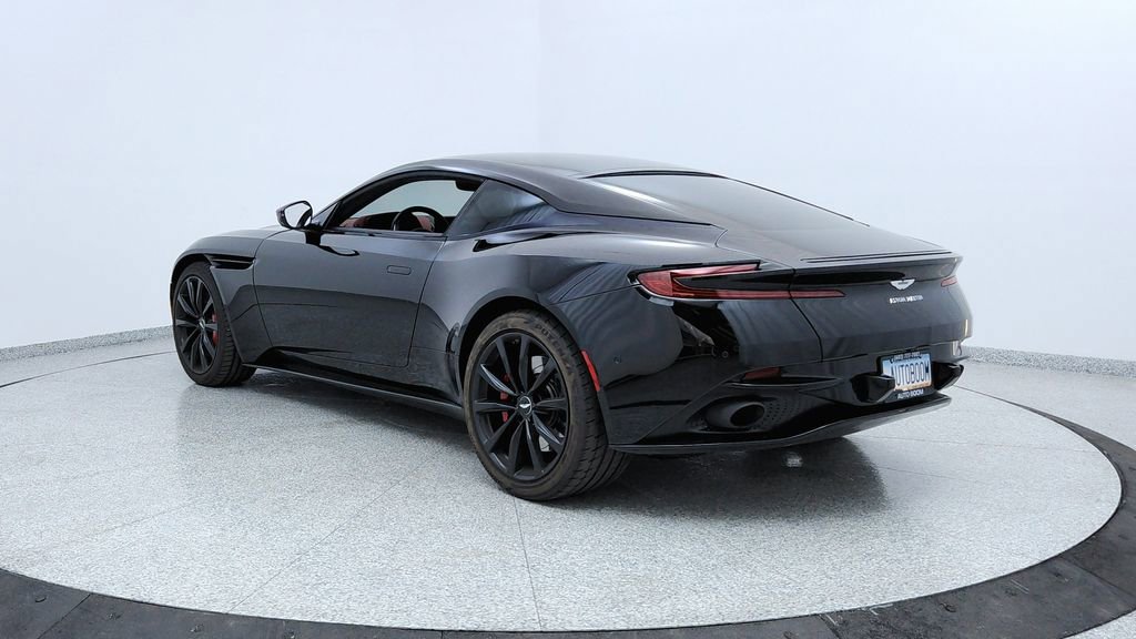 Used 2018 Aston Martin DB11 Coupe image 3