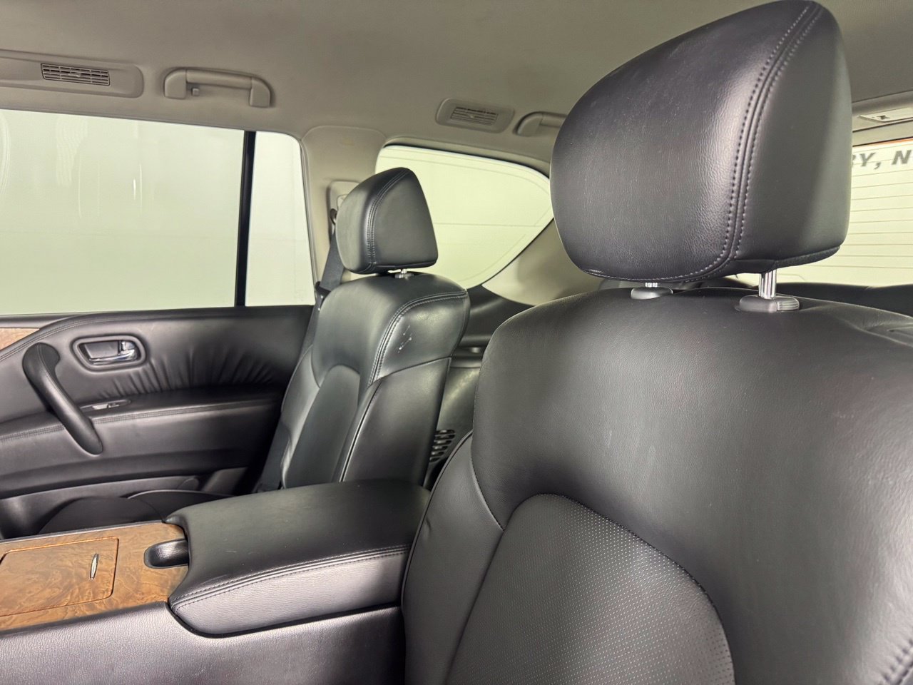 Used 2024 Nissan Armada SL w/ Captain's Chairs Package AWD/4WD image 34