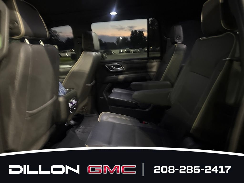 Used 2023 GMC Yukon XL SLT w/ SLT Luxury Package AWD/4WD image 11