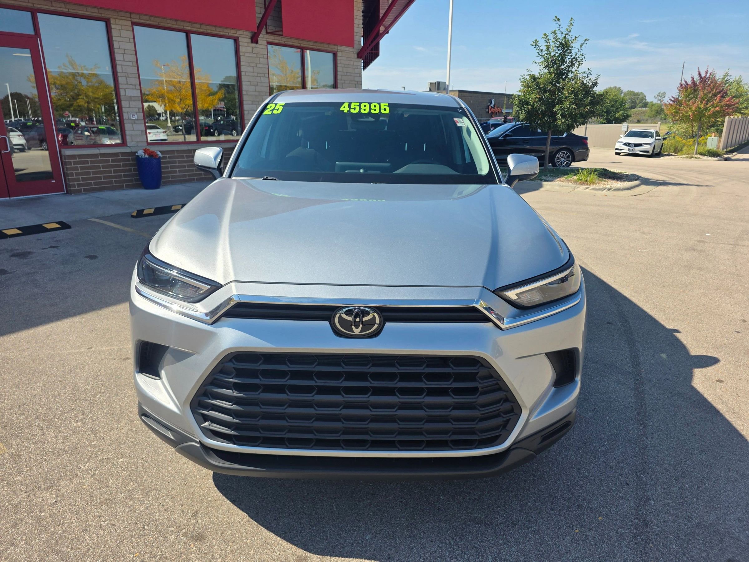 Used 2025 Toyota Grand Highlander AWD image 2