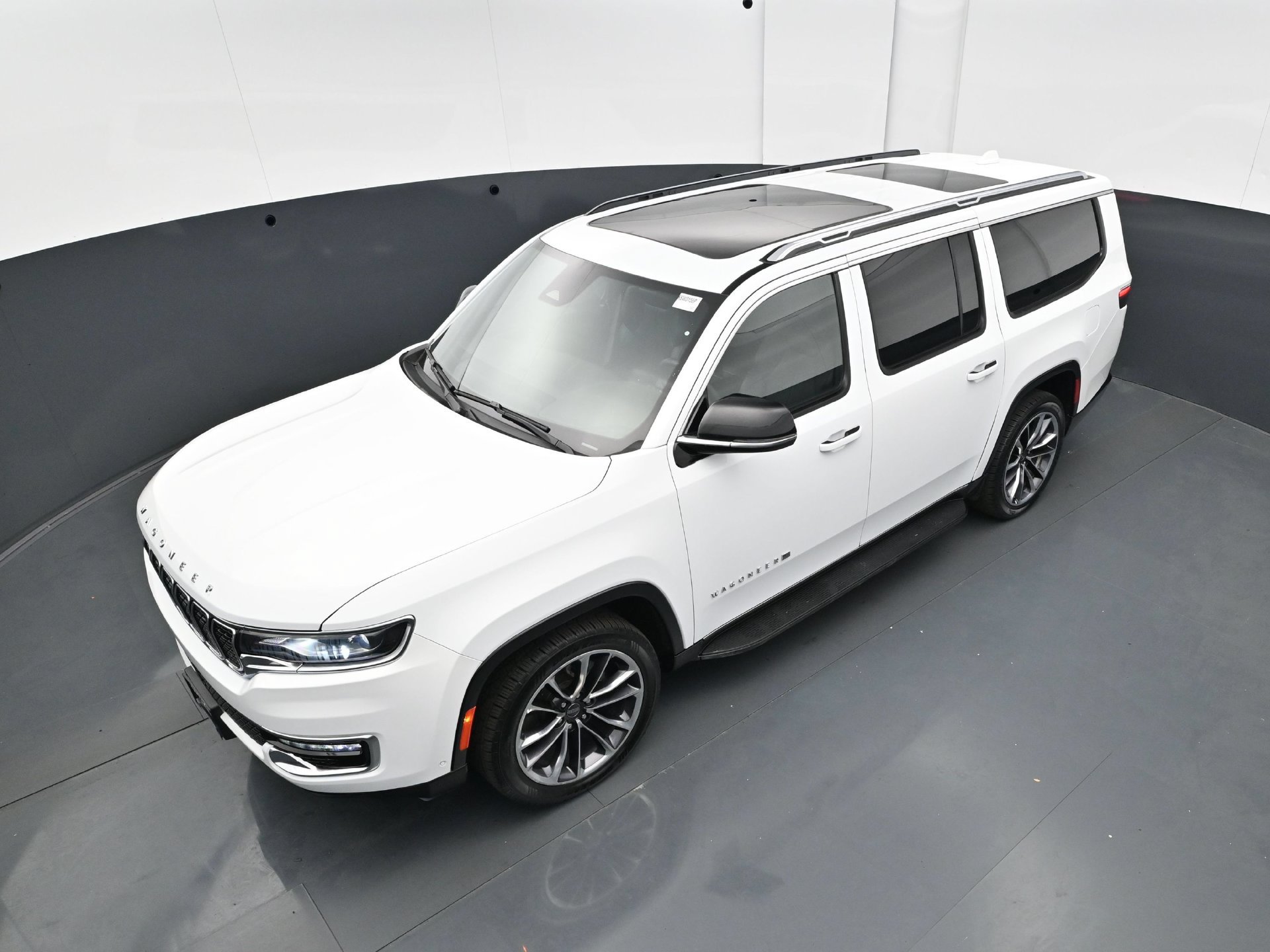Used 2023 Jeep Wagoneer L Series II w/ Premium Group I AWD/4WD image 42