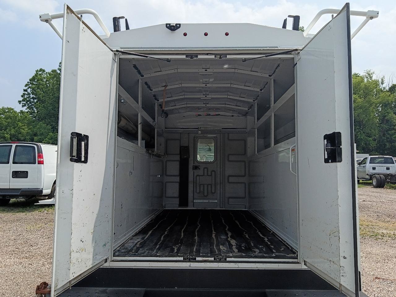 Used 2022 GMC Savana 3500 w/ Power Convenience Package RWD image 21