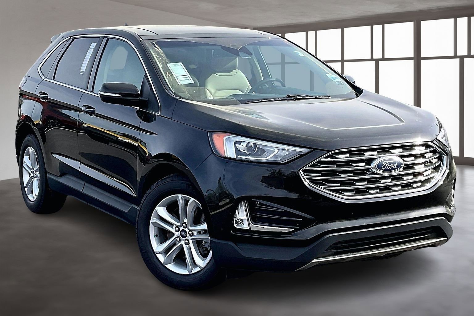Used 2020 Ford Edge SEL w/ Cold Weather Package image 1