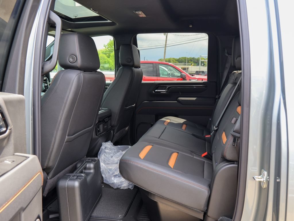 New 2026 GMC Sierra 2500 AT4 w/ AT4 Premium Plus Package AWD/4WD image 11