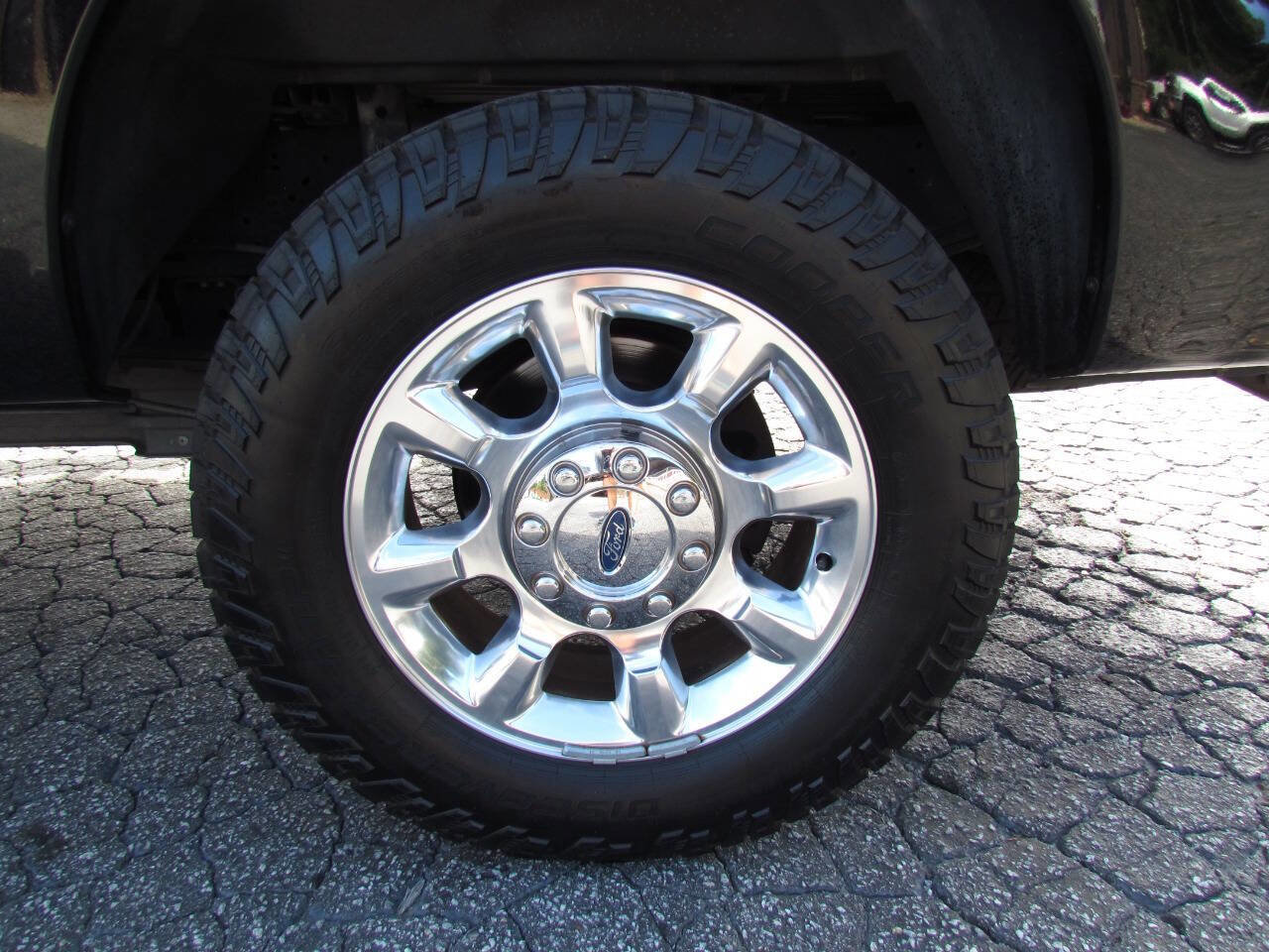 Used 2016 Ford F250 Lariat w/ Lariat Interior Package image 26