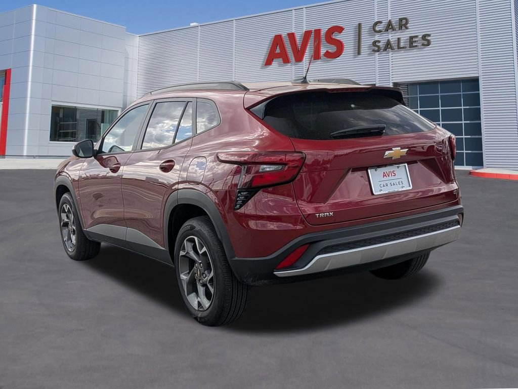 Used 2025 Chevrolet Trax LT w/ LT Convenience Package FWD image 9