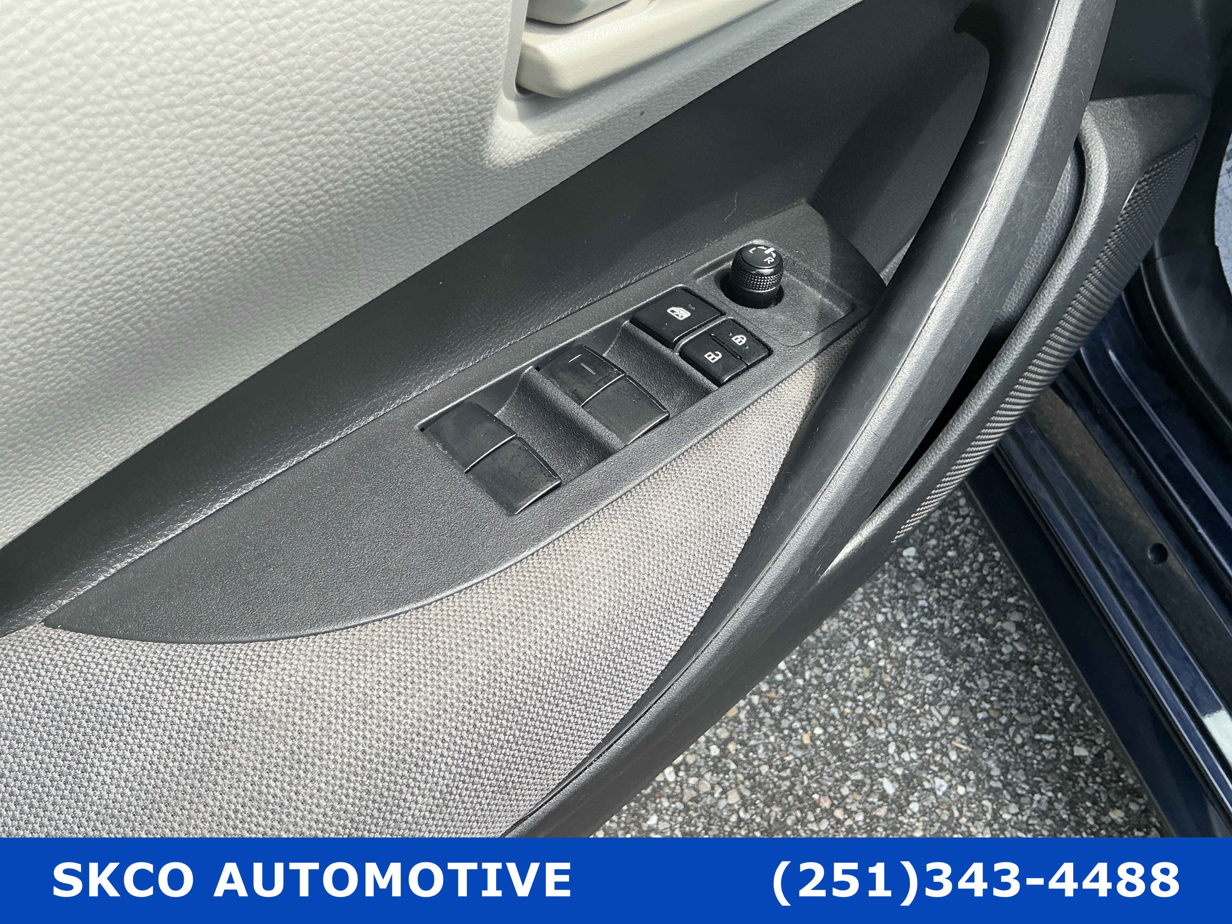 Used 2024 Toyota Corolla LE FWD image 22