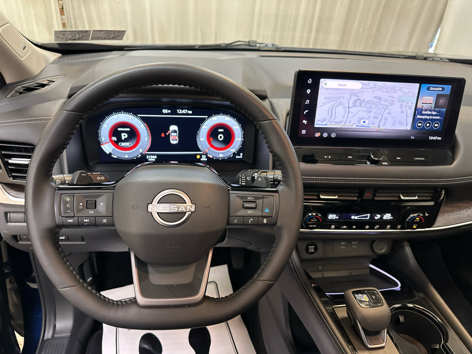 Certified 2025 Nissan Rogue Platinum image 3