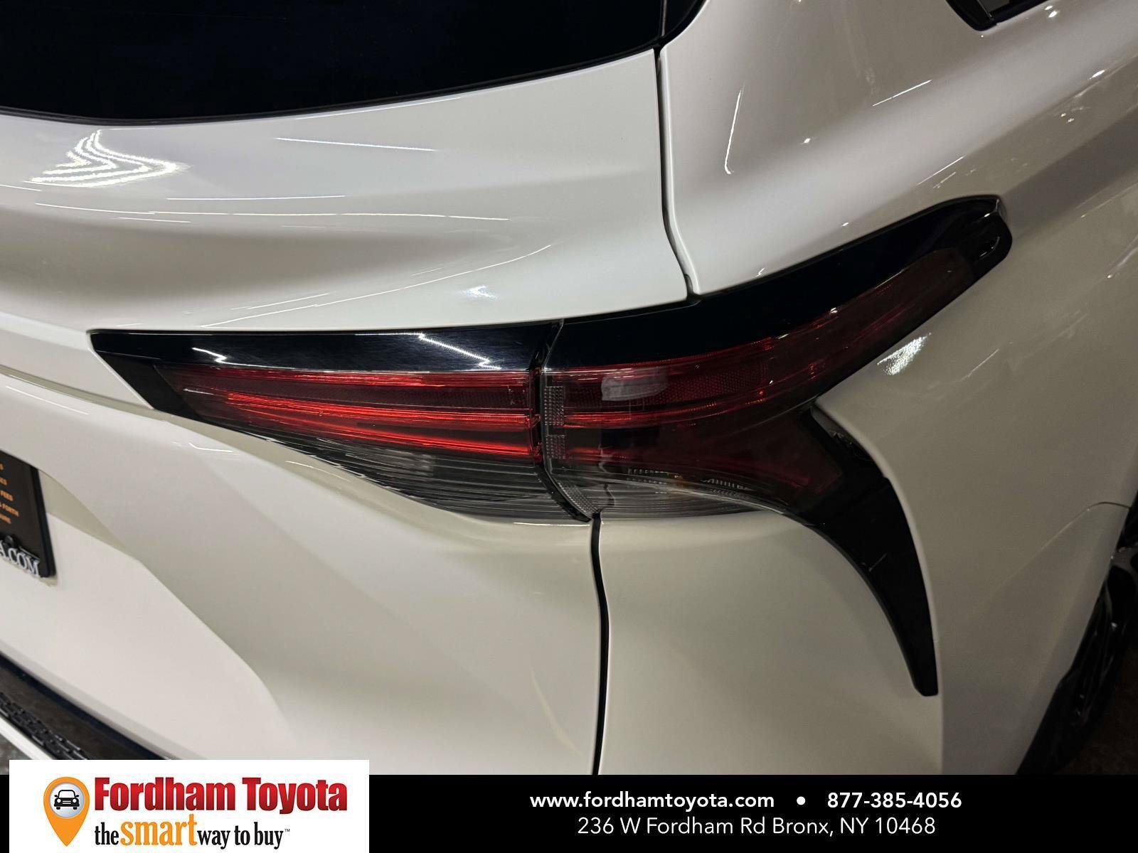 Used 2025 Toyota Sienna XSE w/ XSE Premium Package AWD/4WD image 11