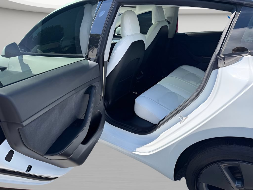 Used 2022 Tesla Model 3 Long Range AWD/4WD image 24