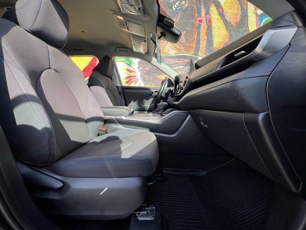 Used 2021 Toyota Highlander LE image 42