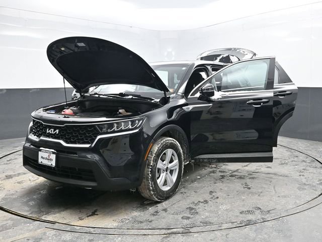 Used 2023 Kia Sorento LX image 43