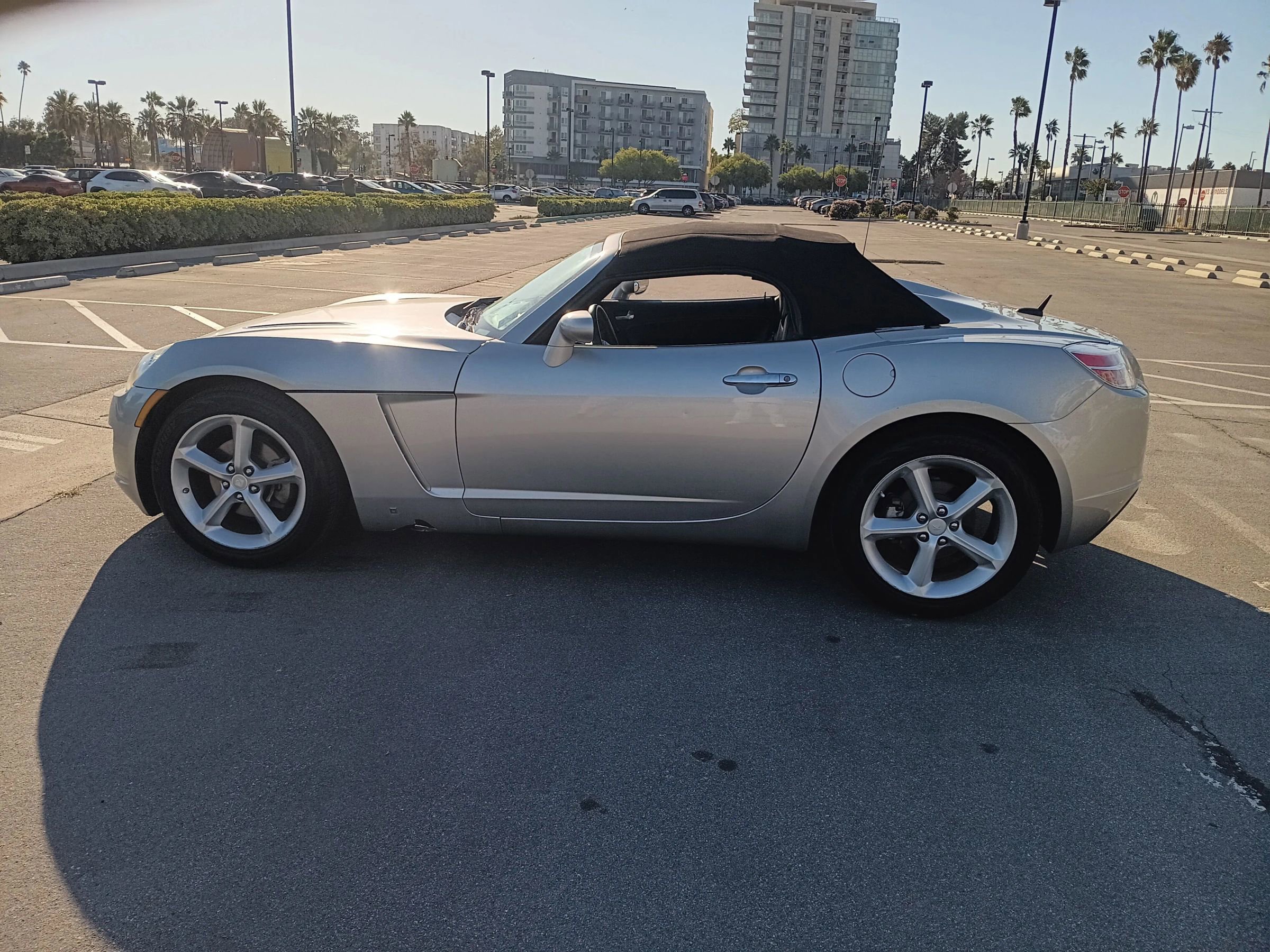 Used 2009 Saturn Sky w/ Premium Trim Package image 5