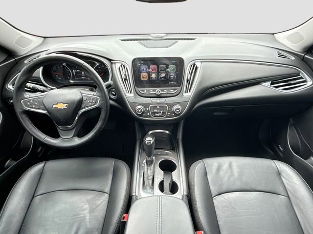 Used 2018 Chevrolet Malibu LT w/ Leather Package FWD image 17