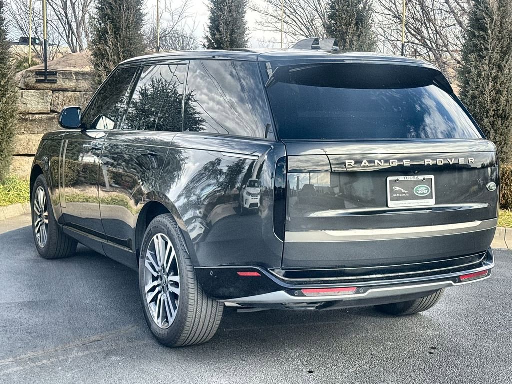 Certified 2023 Land Rover Range Rover SE image 3