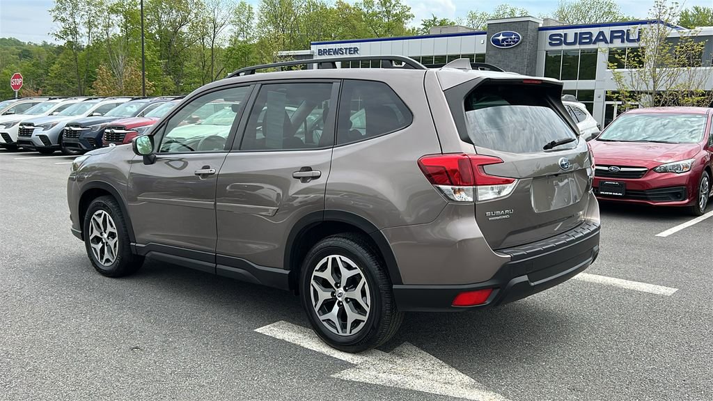Certified 2023 Subaru Forester Premium AWD/4WD image 6