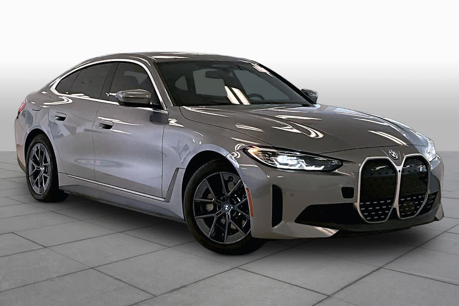 Used 2023 BMW i4 eDrive40 RWD image 2