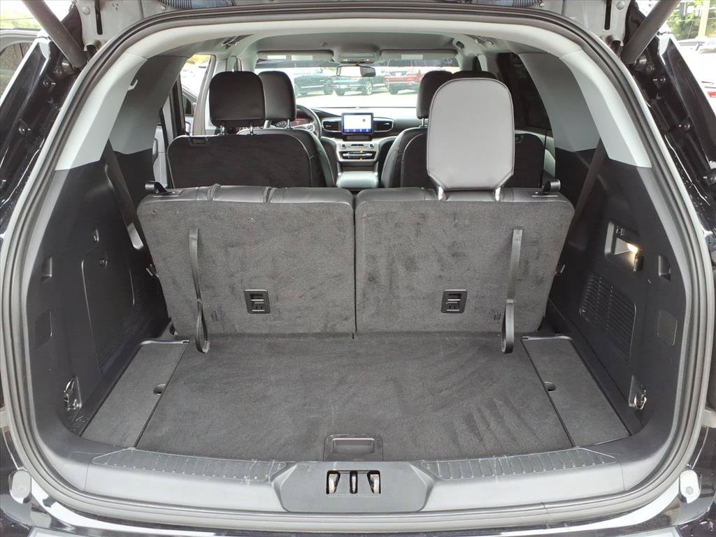 Used 2022 Ford Explorer XLT w/ Equipment Group 202A AWD/4WD image 15