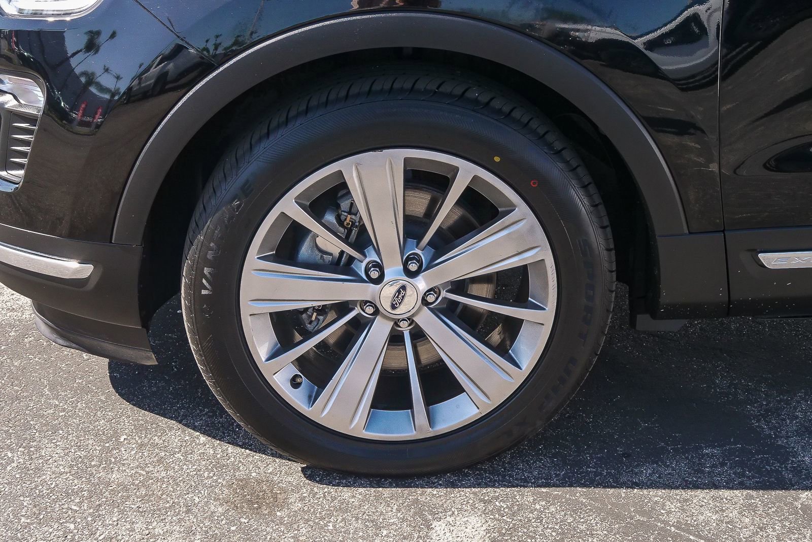 Used 2018 Ford Explorer Limited image 5