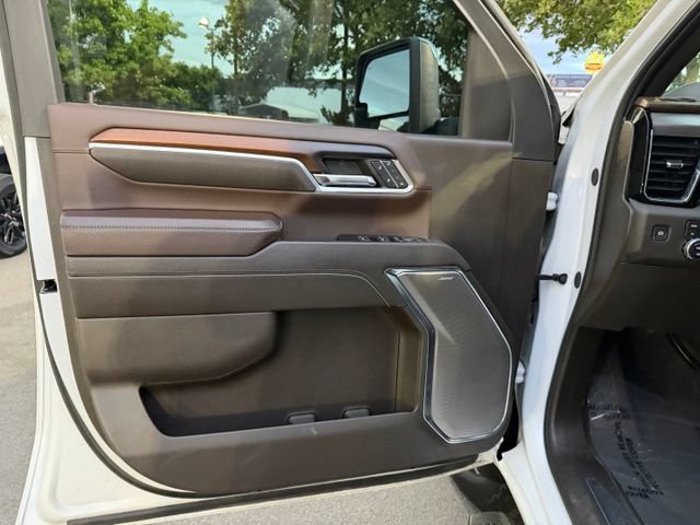 Used 2024 GMC Sierra 3500 Denali AWD/4WD image 15