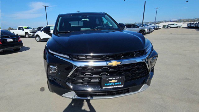 Used 2025 Chevrolet Blazer LT image 3