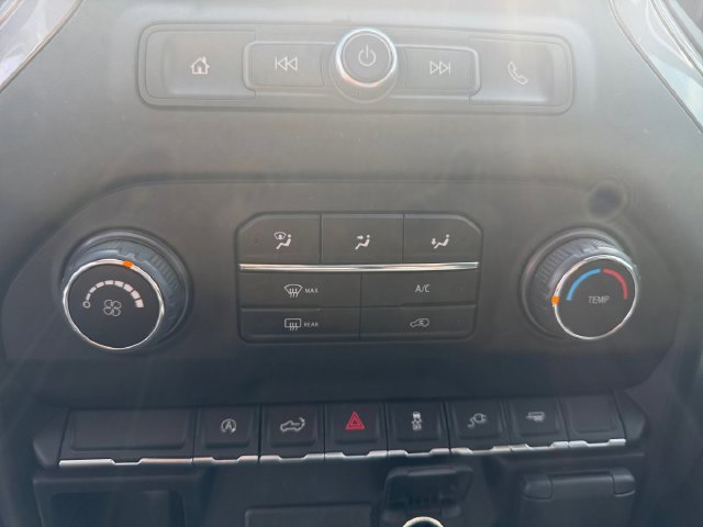Used 2020 Chevrolet Silverado 1500 Custom w/ Custom Value Package RWD image 4