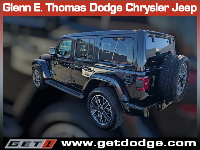 Used 2023 Jeep Wrangler Sahara image 9