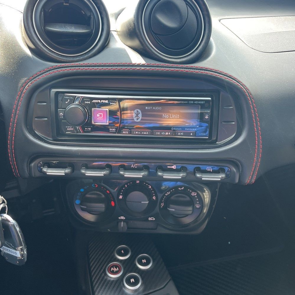 Used 2018 Alfa Romeo 4C Spider RWD image 11