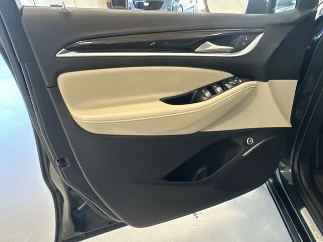 Used 2019 Buick Enclave Essence AWD/4WD image 28