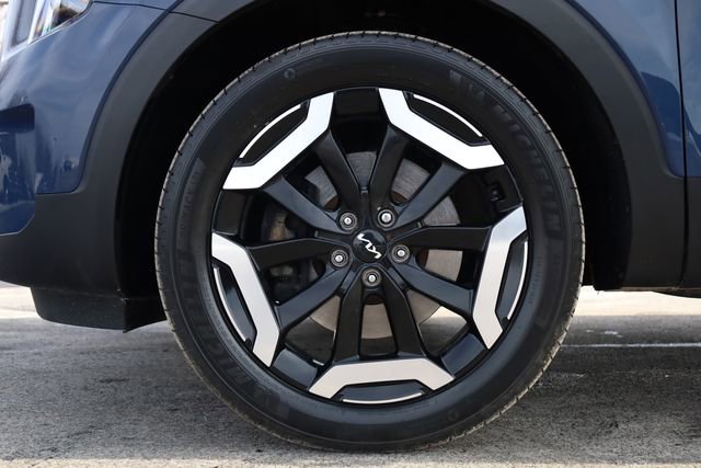 Certified 2023 Kia Telluride EX image 9