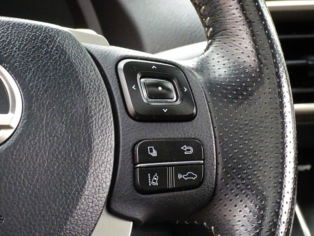 Used 2018 Lexus IS 300 F Sport RWD image 23
