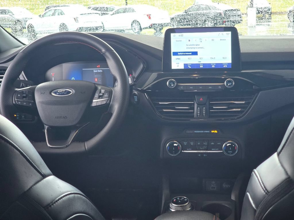 Used 2025 Ford Escape ST-Line AWD/4WD image 17