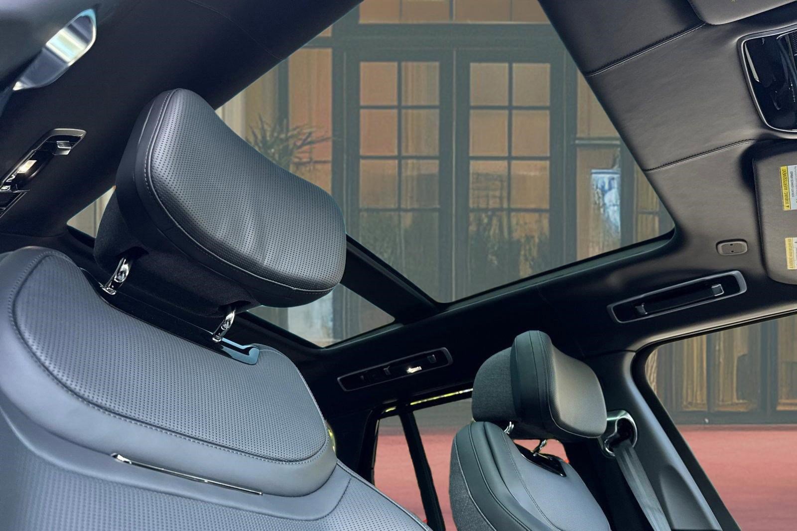 New 2026 Land Rover Range Rover SV AWD/4WD image 27