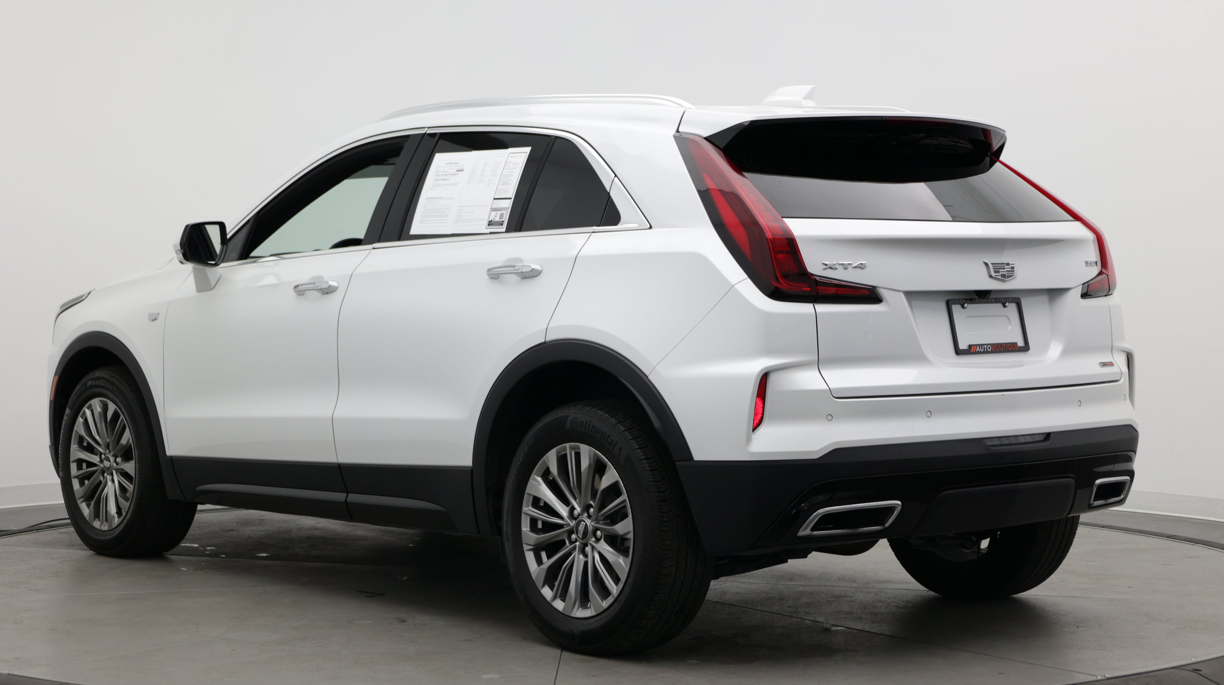 Used 2025 Cadillac XT4 Premium Luxury w/ Cold Weather Package FWD image 6