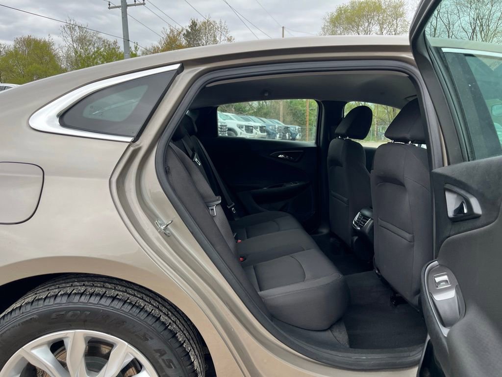 Used 2022 Chevrolet Malibu LT FWD image 29