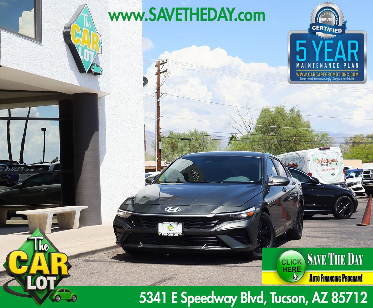 Used 2024 Hyundai Elantra SE image 1