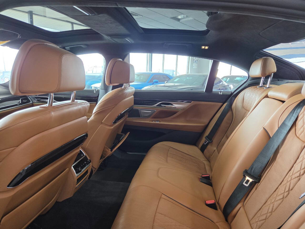 Used 2016 BMW 750i xDrive image 21