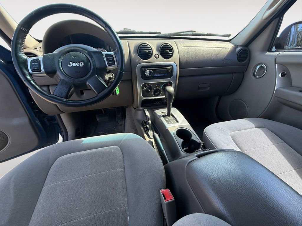 Used 2003 Jeep Liberty Limited AWD/4WD image 6