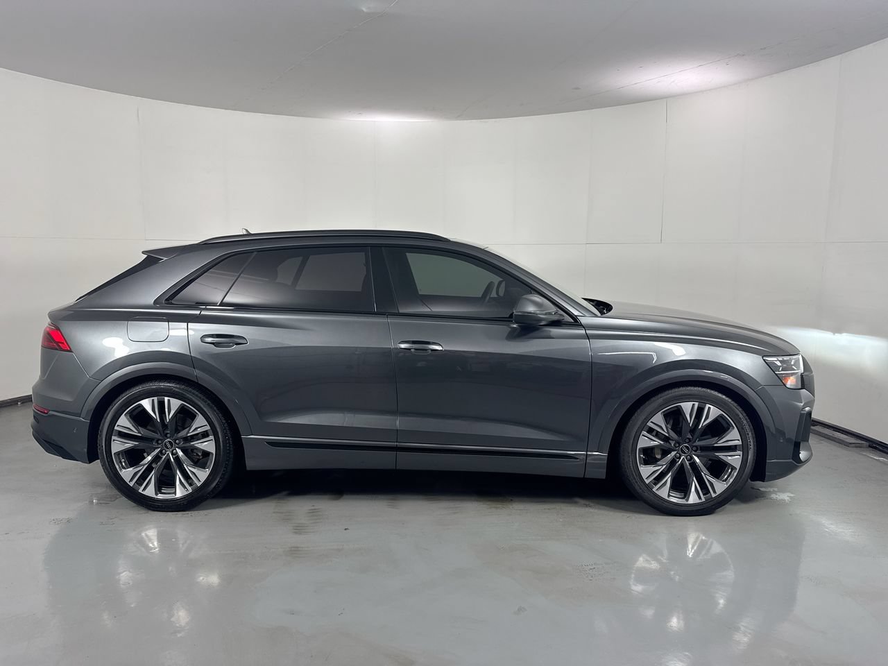 Used 2024 Audi Q8 Prestige w/ Prestige Package AWD/4WD image 38