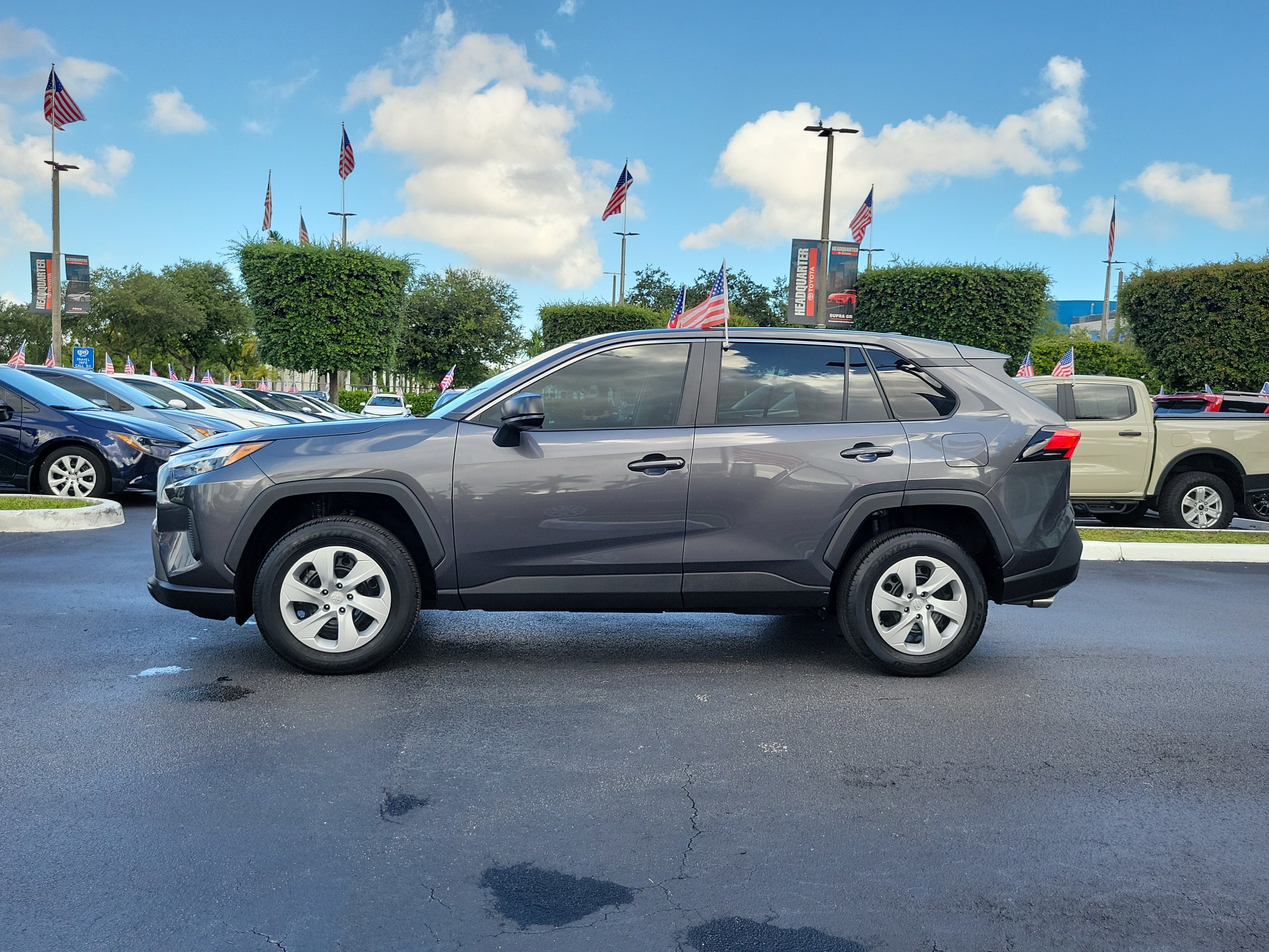 Used 2024 Toyota RAV4 LE FWD image 7